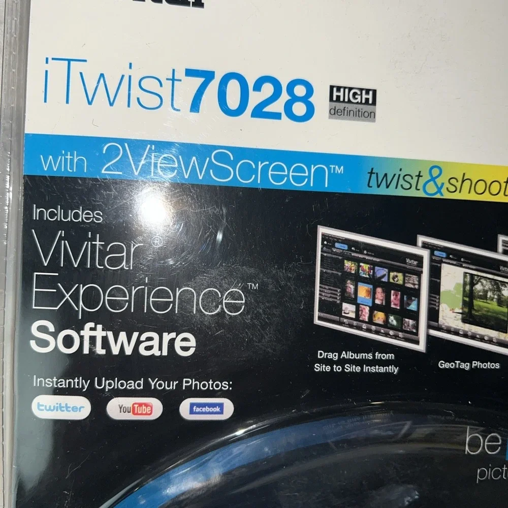 Vivitar iTwist 7028 Blue‎ Digital Camera 7.1MP 180 Swivel Selfie Screen New Seal